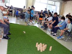 幅広い世代が交流したモルック