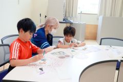 多彩なブースが並び、多くの人が楽しんだ「癒しの広場」