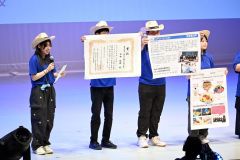 規格外野菜の加工品開発とビジネスとしての可能性を発表した更農高生たち