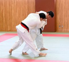 熱戦となった柔道決勝戦の様子