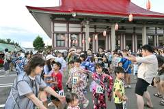 本願寺音頭が復活　電信通り商店街夏祭り「第５０回電信通・西別院ぼんおどり」 2