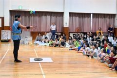 パフォーマンスに沸く会場