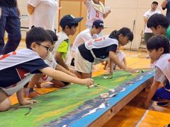 熱戦を展開したクワガタの幌馬車隊