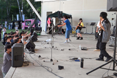 ステージと観客が一体となって盛り上がった「ＡＲＩＫＡ」の演奏（須貝拓也撮影）