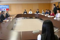 市長と懇談したメンバー