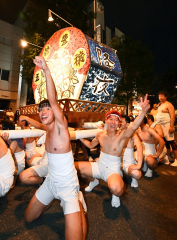 平原まつり会場熱狂、五穀豊穣祈る「夢降夜」 16