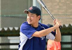 「明るく楽しいだけでは次のステップには進めない」と選手を鼓舞する佐々木監督