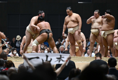 大相撲ファンら５０００人で熱気　７年ぶり十勝帯広場所 10