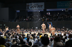 大相撲ファンら５０００人で熱気　７年ぶり十勝帯広場所 3