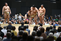 大相撲ファンら５０００人で熱気　７年ぶり十勝帯広場所 7