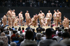 大相撲ファンら５０００人で熱気　７年ぶり十勝帯広場所 9