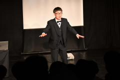帯広での仕事体験を漫談で披露したダメじゃん小出さん