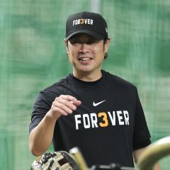 巨人】ミスターは永久に不滅です 長嶋茂雄さん追悼試合 練習で