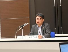 長期ビジョンに込めた思いを語る津山頭取