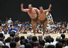 ５０００人を湧かせた力士たち　大相撲十勝帯広場所～写真特集 9