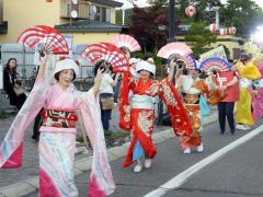 大人の部優勝の「きつねの嫁入り」(浦幌)