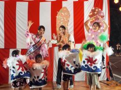 団体の部で優勝した「かき氷マンとチョコバナナ」