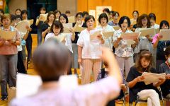 三条大合唱団が始動　１０月式典で５００人のハーモニー目指す 5