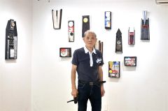 空き缶・段ボールアートなどずらり　広尾出身・楢原さんの個展