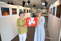 広島の高校生が描いた絵で原爆感じて　芽室町中央公民館で展示