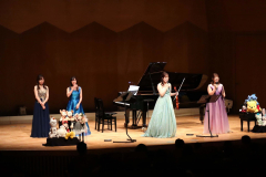 ディズニーの楽曲を客席と一体で披露した演奏家４人