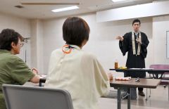 「寄り添って耳を傾けることが大切」と話す上本副住職