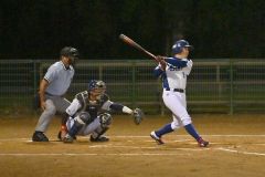 会長杯ナイター野球大会が開幕　１８チームが熱戦