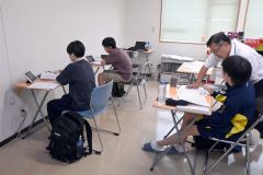 広尾町の「公設民営塾」。広尾高生徒の学力を底上げし、高校存続に向けた「地元進学率」の向上を狙う（８月１９日）