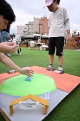 北海学園生が藤丸パークで食の交流イベント　子どもらでにぎわう 3