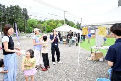 北海学園生が藤丸パークで食の交流イベント　子どもらでにぎわう 5