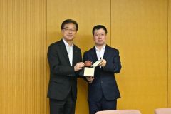 朝陽市から訪問団５人が来帯　１３年ぶり公式訪問で副市長ら 2