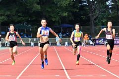 ２年女子１００メートル決勝