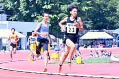 ２年男子１５００メートル決勝２組