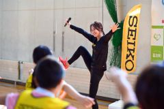 元オリンピック選手の福島千里さん 札内小で走る楽しさ伝授 幕別 17
