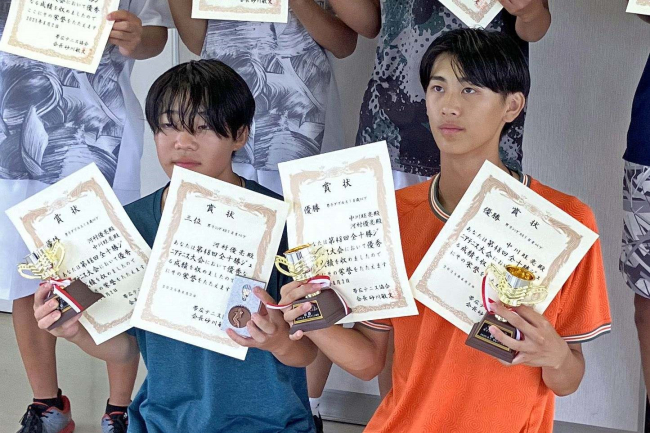 中川が男子１８歳以下で２冠　テニス全十勝ジュニア単・複大会