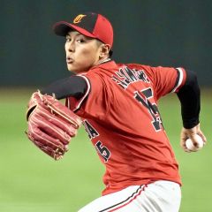 ＪＲ東日本戦で東芝の先発として力投する笹森公輔（白樺学園高出身）