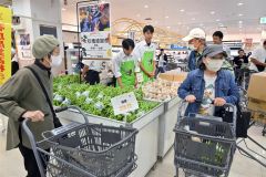 生徒が育てた農畜産物販売　帯農フェス 2