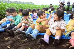 アグリシステムが園児に有機農業伝えるイベント　音更の中川農場で初開催