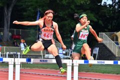 女子４００メートル障害決勝