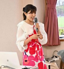 講演する山田さん