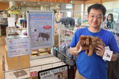 ナウマンゾウ縫いぐるみ、わずか半年で６００個完売　幕別の道の駅忠類