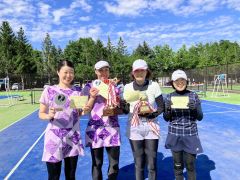 石川・田島組（Ｃ級）と廣澤・日下組（Ｄ級）Ｖ　道地域桑名杯レディーステニス