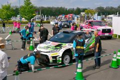 ラリー北海道今夕開幕　北愛国で公式車検　会場にファン