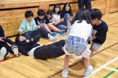 千葉県酒々井町の小学６年生８人と交流を深めた陸別小の児童