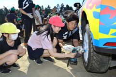 帯広若葉小学校で交通安全ラリー教室（金野和彦撮影）