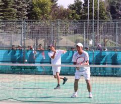 男子個人戦ダブルス優勝の伊藤亜大夢・水戸海月組