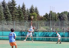 男子個人戦ダブルス優勝の伊藤亜大夢・水戸海月組