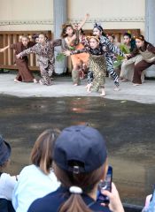 圧巻のパフォーマンスで盛り上げたダンスステージ