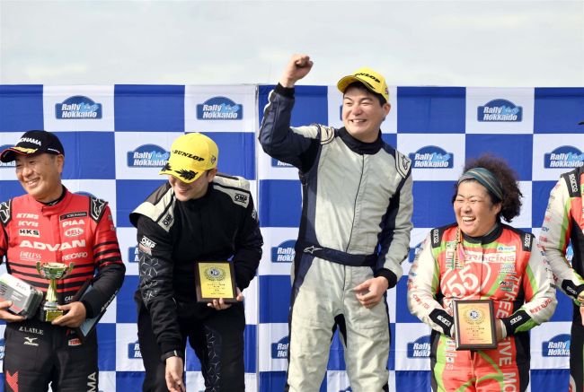 新井が連覇果たす　ラリー北海道が閉幕