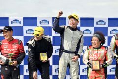 新井が連覇果たす　ラリー北海道が閉幕